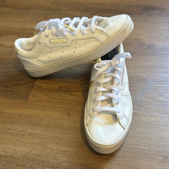 Adidas Sleek - Picture 2 of 4